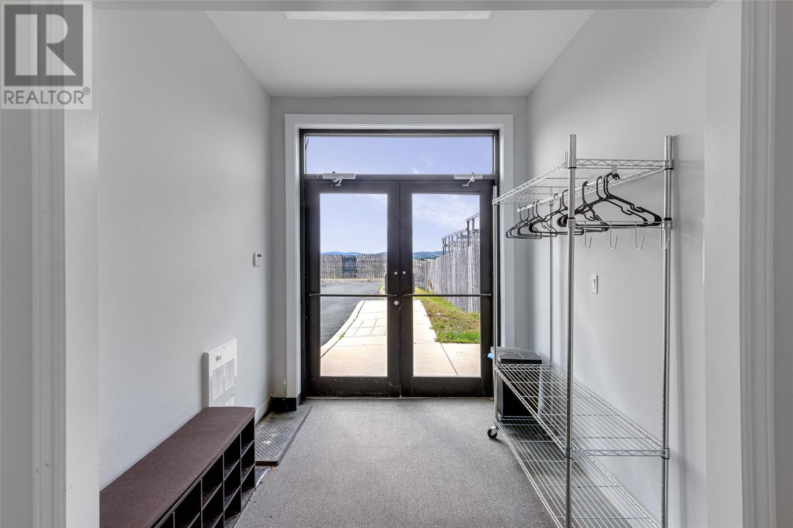 385 East White Hills Road Unit#B, St.Johns — photo 3