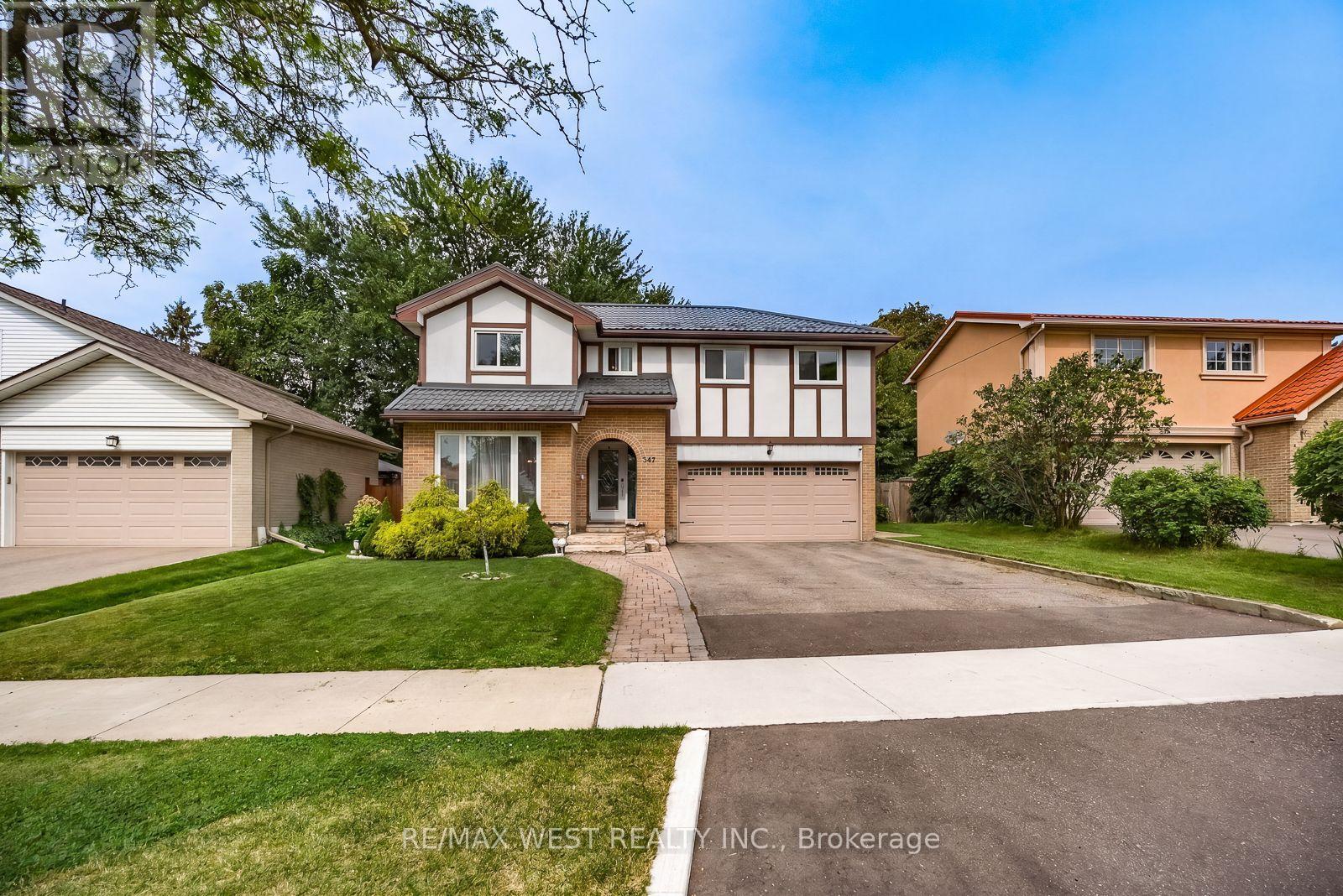 347 Karen Park Crescent, Mississauga, Ontario L5A 3C8 - Photo 1 - W13758418