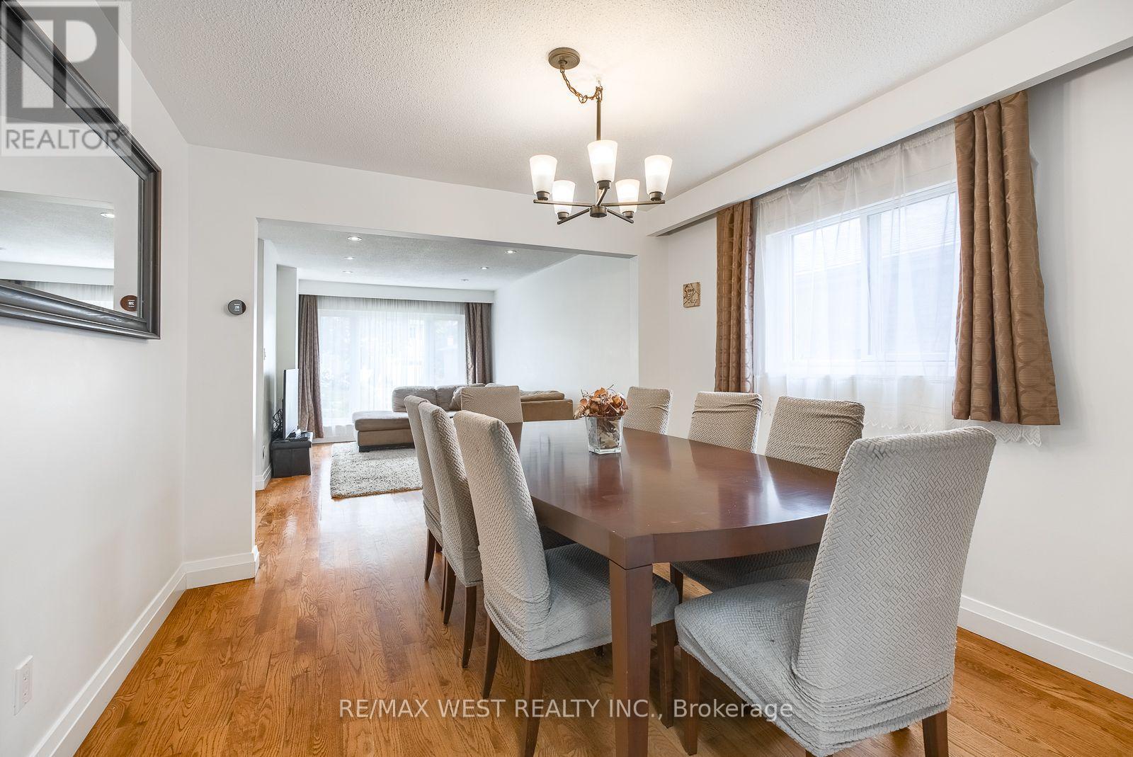 347 Karen Park Crescent, Mississauga, Ontario L5A 3C8 - Photo 10 - W13758418