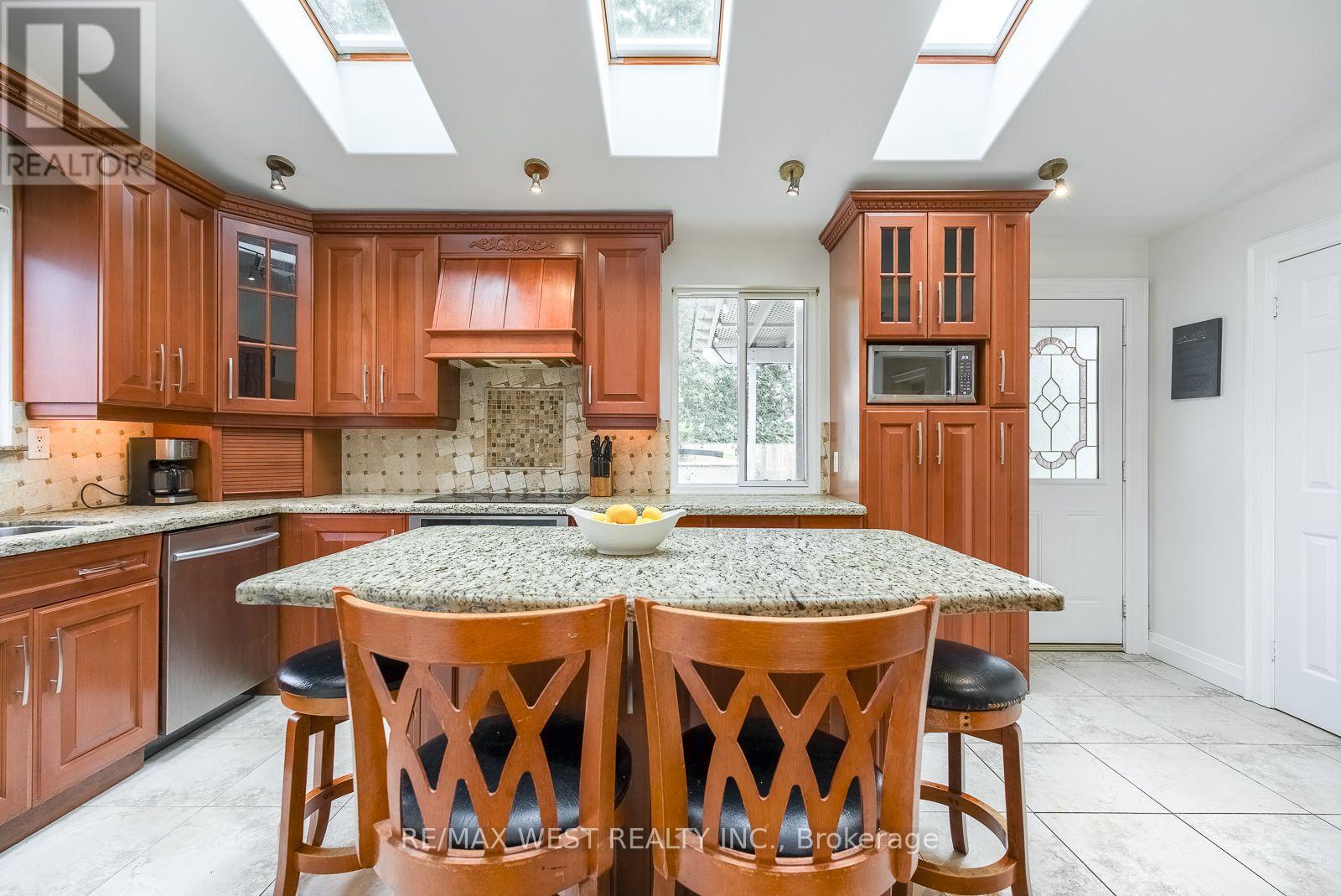 347 Karen Park Crescent, Mississauga, Ontario L5A 3C8 - Photo 14 - W13758418
