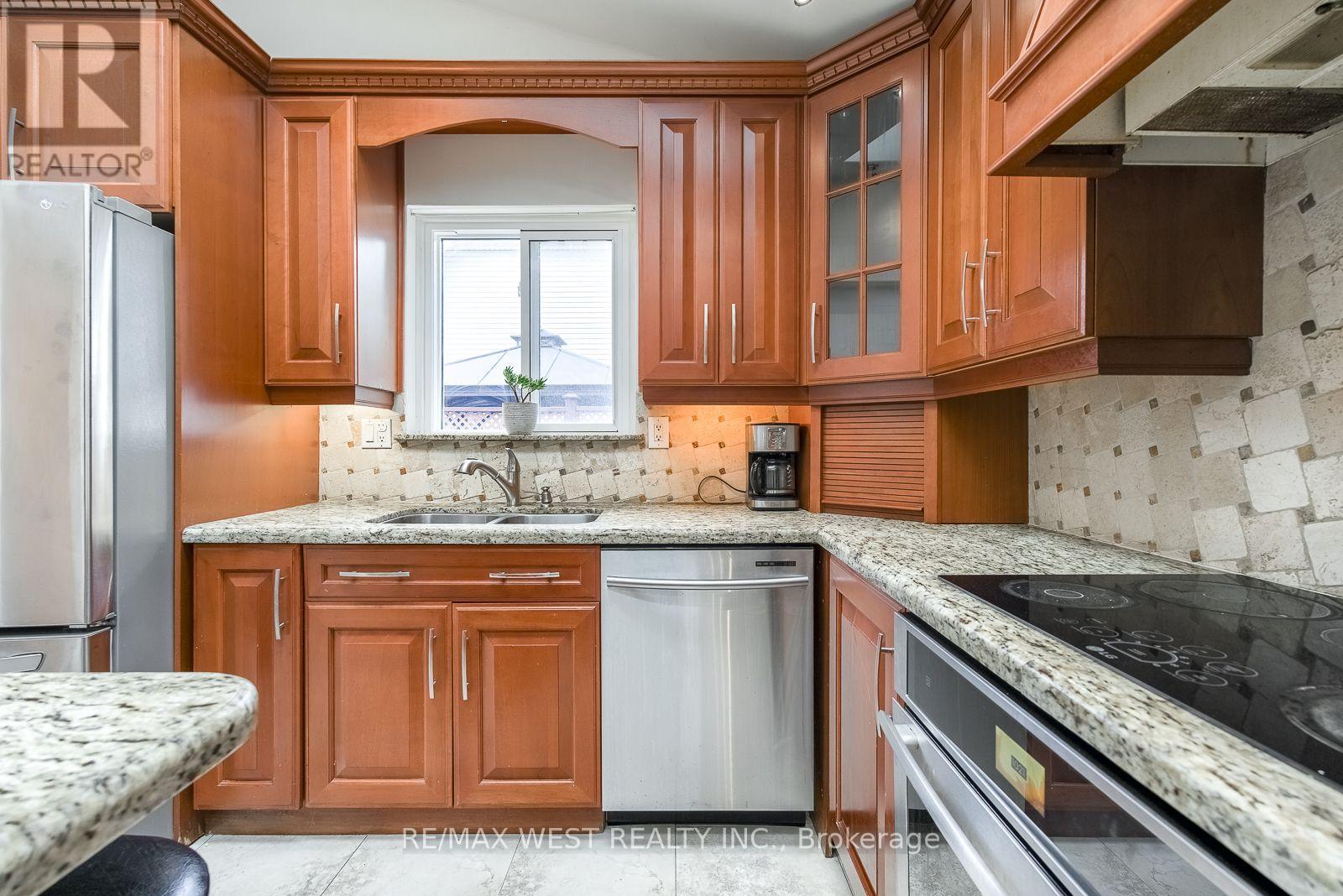 347 Karen Park Crescent, Mississauga, Ontario L5A 3C8 - Photo 16 - W13758418