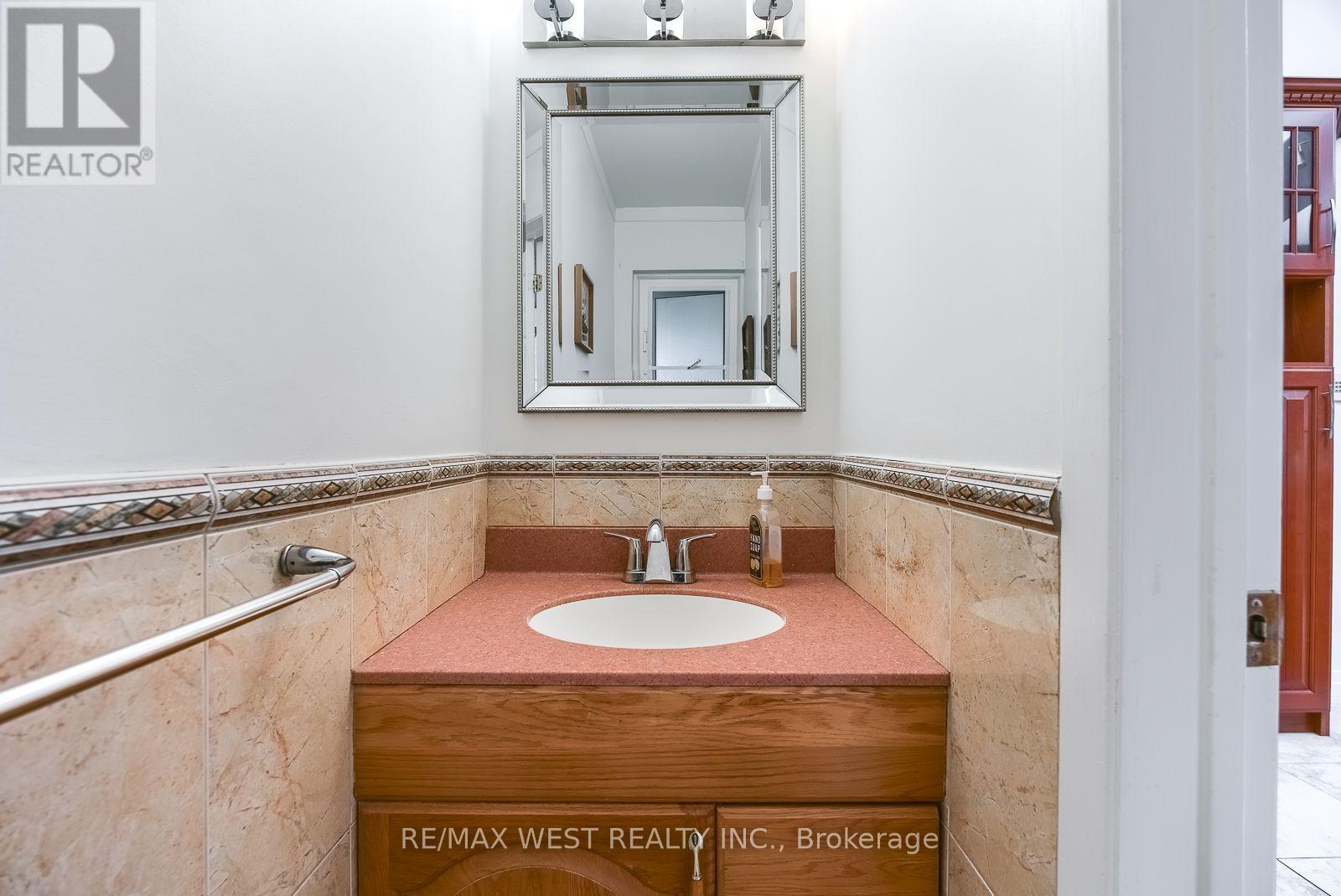 347 Karen Park Crescent, Mississauga, Ontario L5A 3C8 - Photo 21 - W13758418