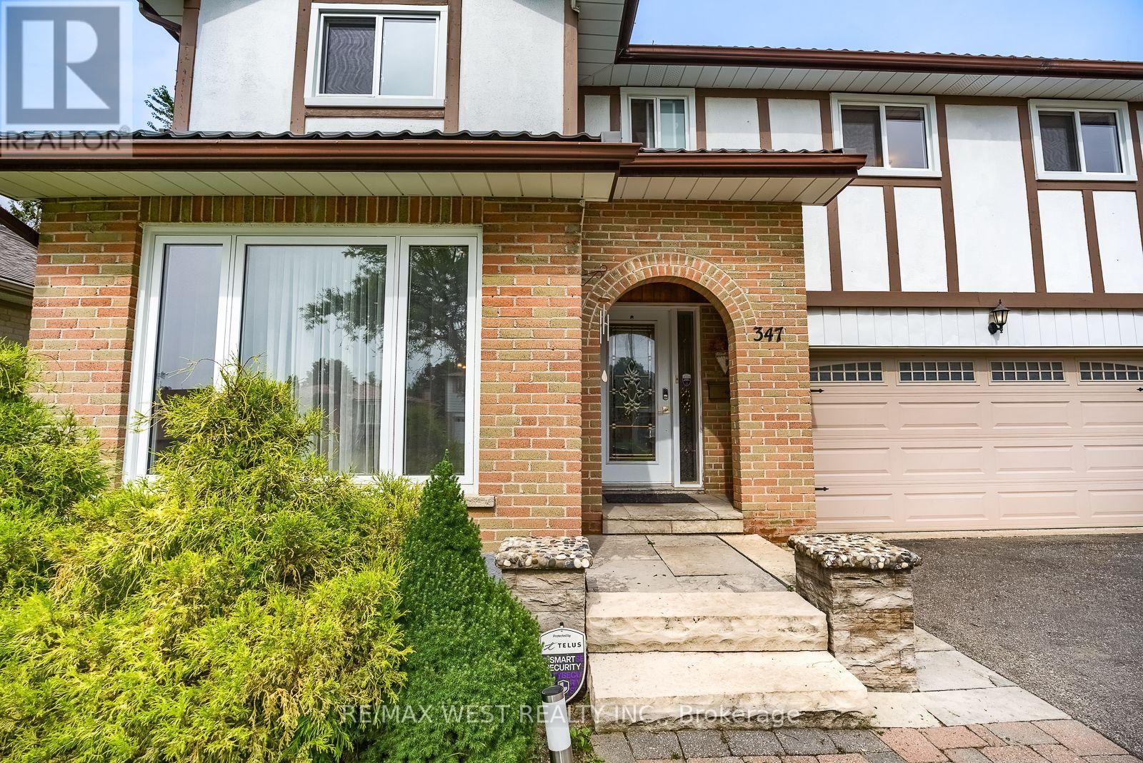 347 Karen Park Crescent, Mississauga, Ontario L5A 3C8 - Photo 4 - W13758418