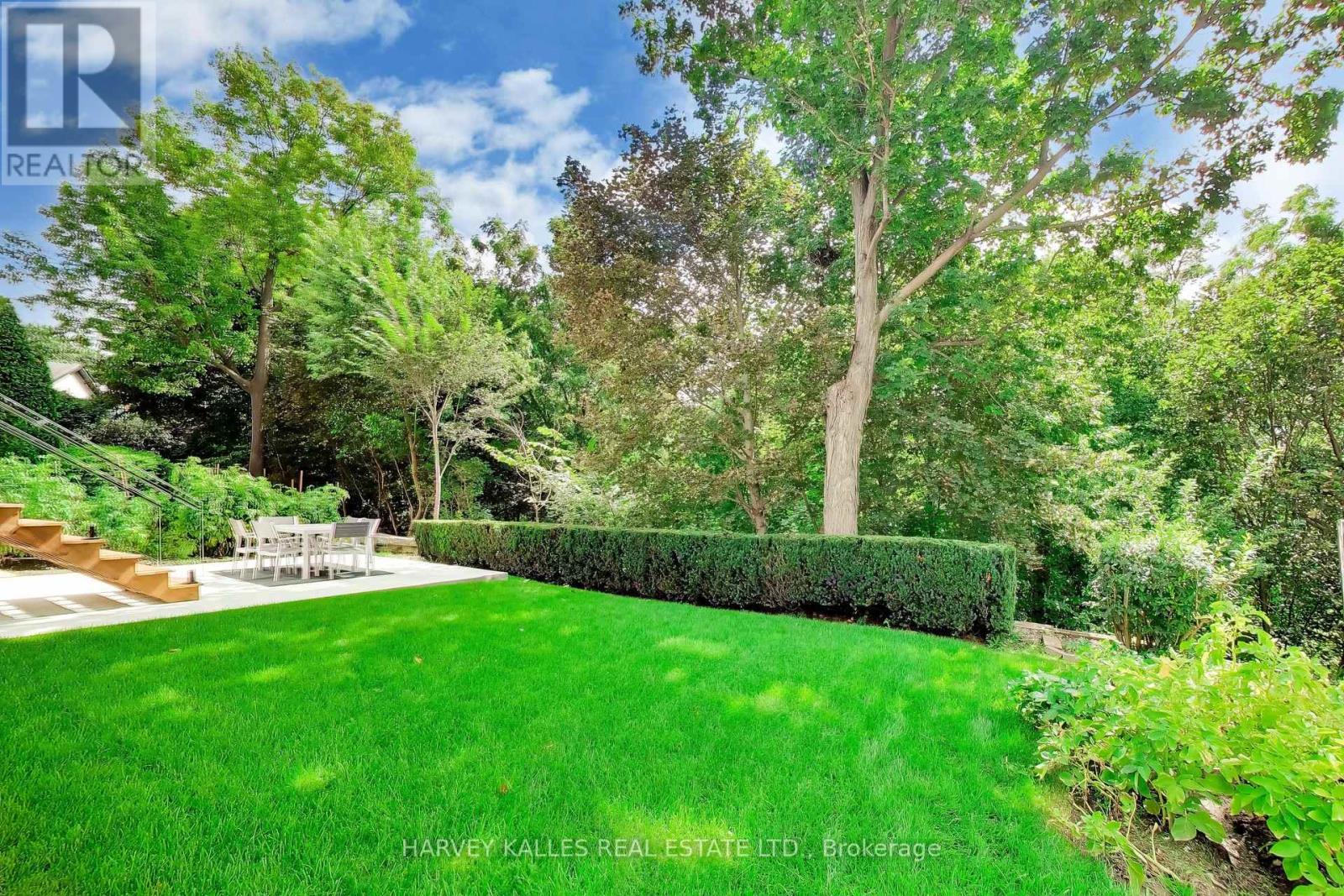 24 Ravenscrest Drive, Toronto, Ontario  M9B 5M7 - Photo 10 - W13758460