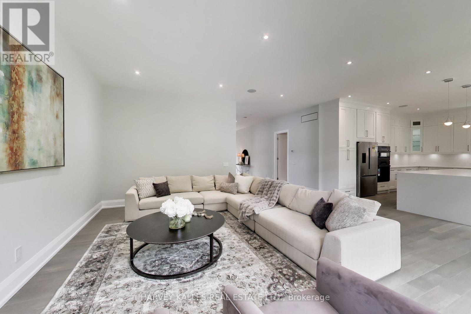 24 Ravenscrest Drive, Toronto, Ontario  M9B 5M7 - Photo 13 - W13758460