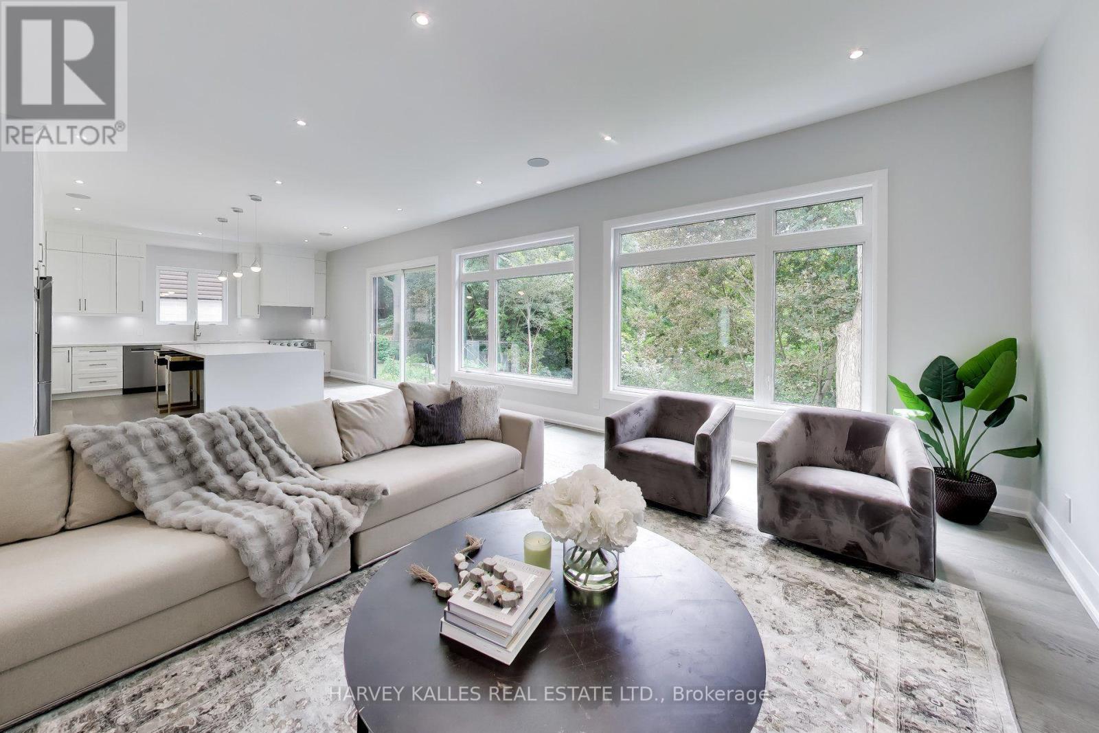 24 Ravenscrest Drive, Toronto, Ontario  M9B 5M7 - Photo 14 - W13758460