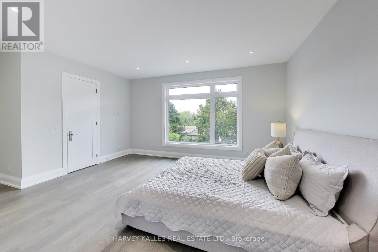 24 Ravenscrest Drive, Toronto, Ontario  M9B 5M7 - Photo 28 - W13758460