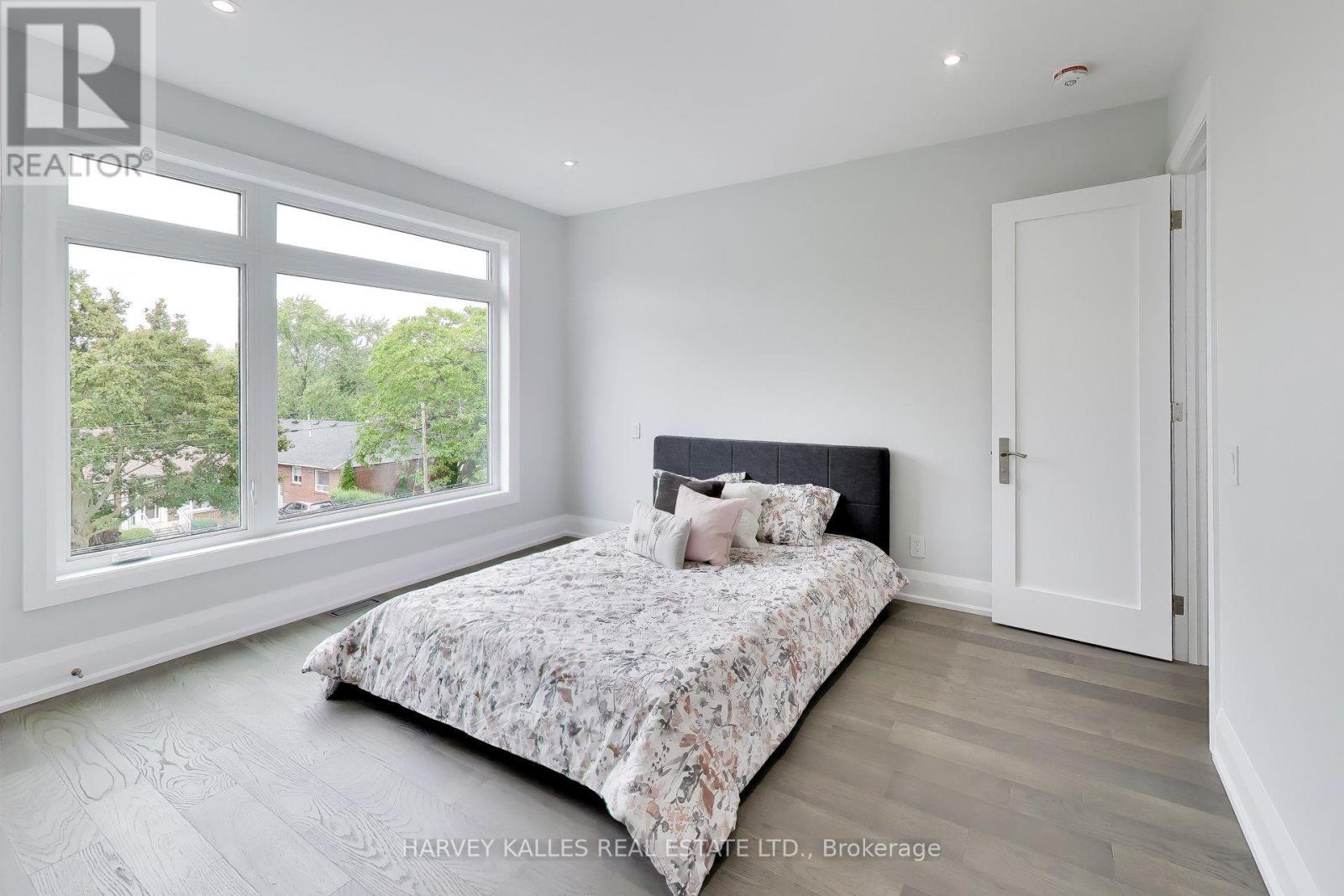 24 Ravenscrest Drive, Toronto, Ontario  M9B 5M7 - Photo 30 - W13758460