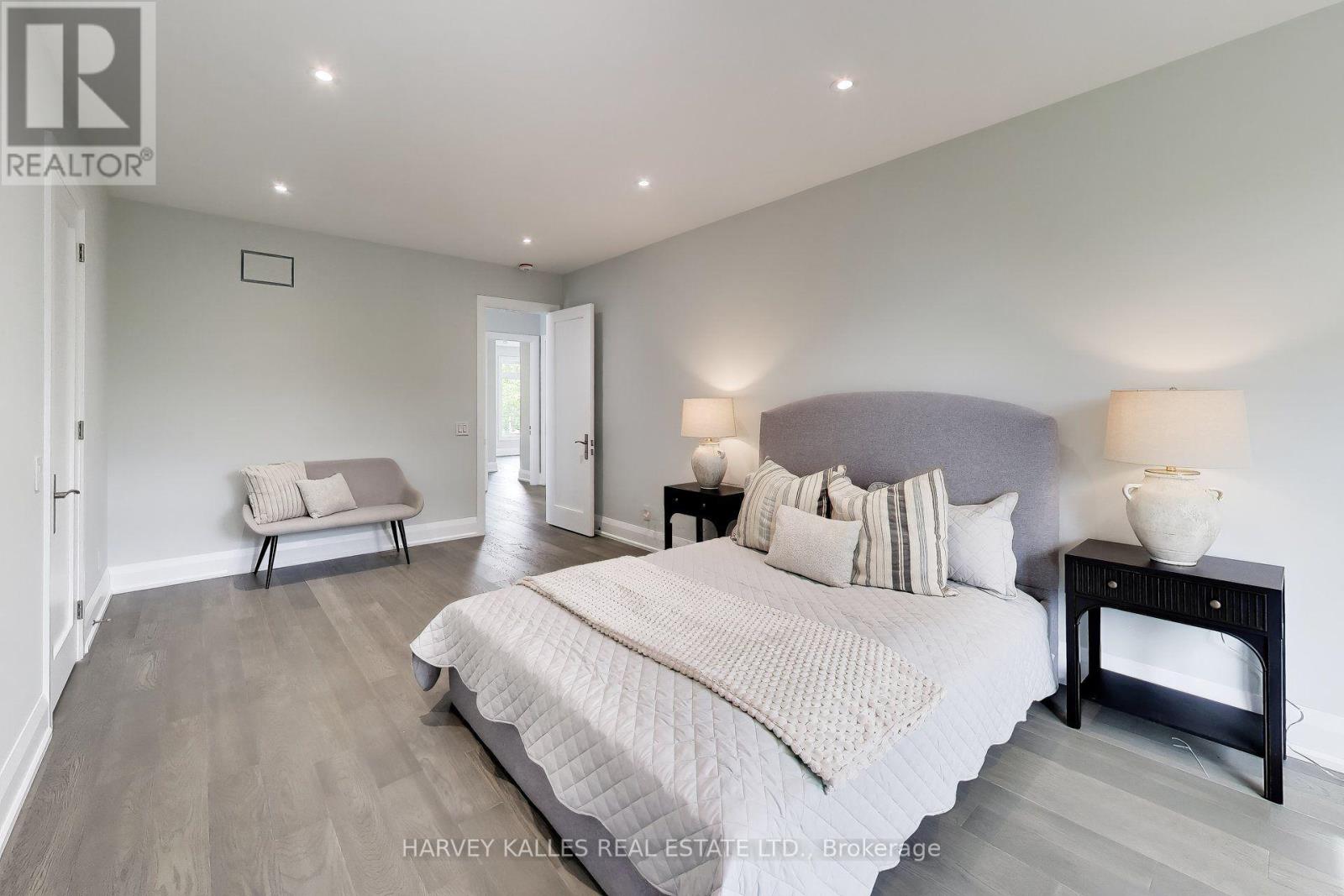 24 Ravenscrest Drive, Toronto, Ontario  M9B 5M7 - Photo 34 - W13758460