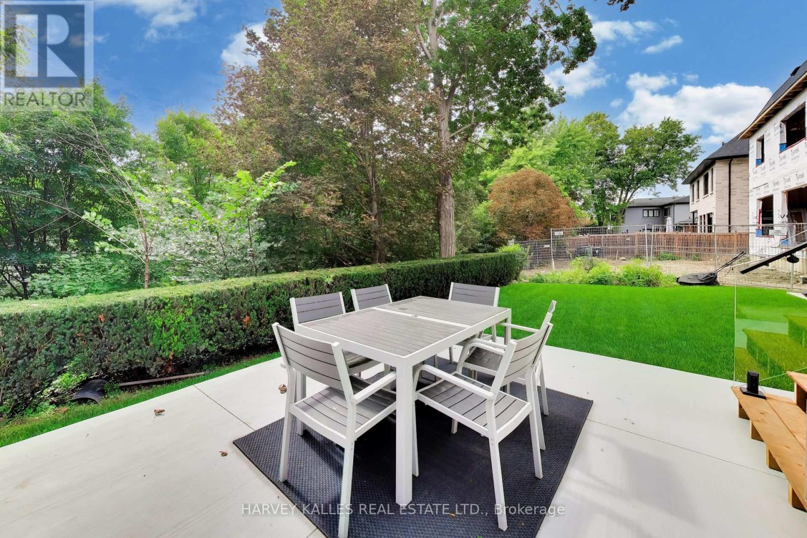 24 Ravenscrest Drive, Toronto, Ontario  M9B 5M7 - Photo 8 - W13758460