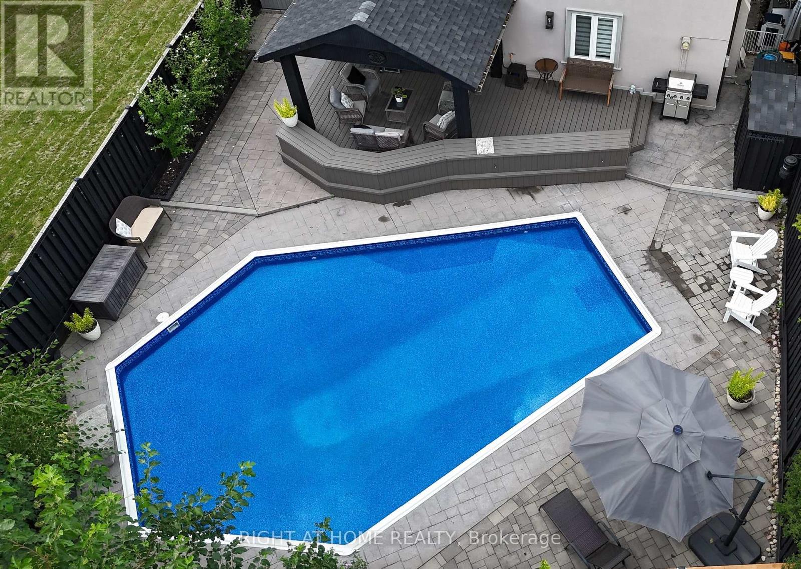 1916 Pagehurst Court, Mississauga, Ontario  L4X 1Y7 - Photo 39 - W13758462