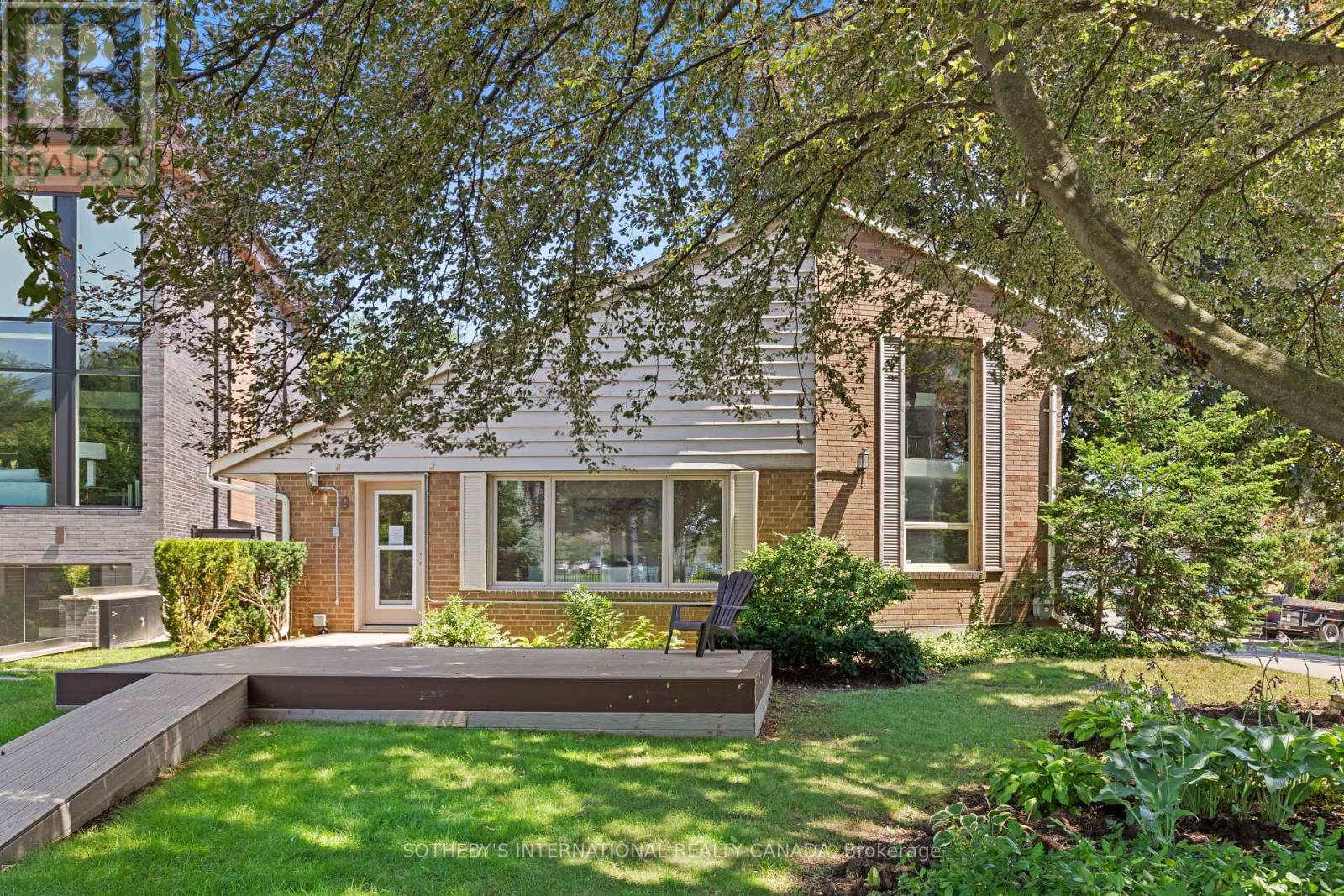 9 Babington Court, Toronto, Ontario  M9A 1J7 - Photo 4 - W13758552