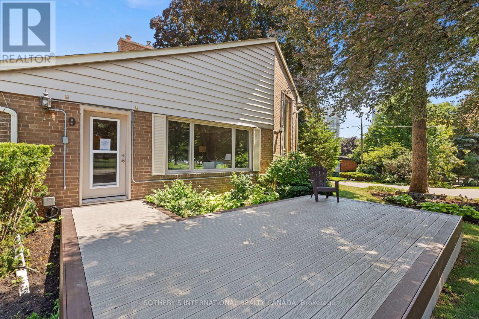 9 Babington Court, Toronto, Ontario  M9A 1J7 - Photo 5 - W13758552