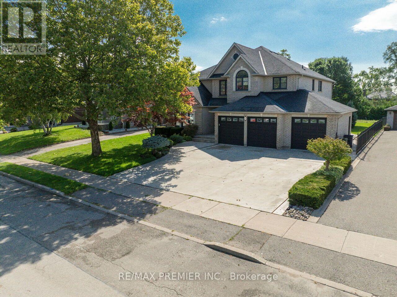 27 GAYDON AVENUE, Toronto, Ontario