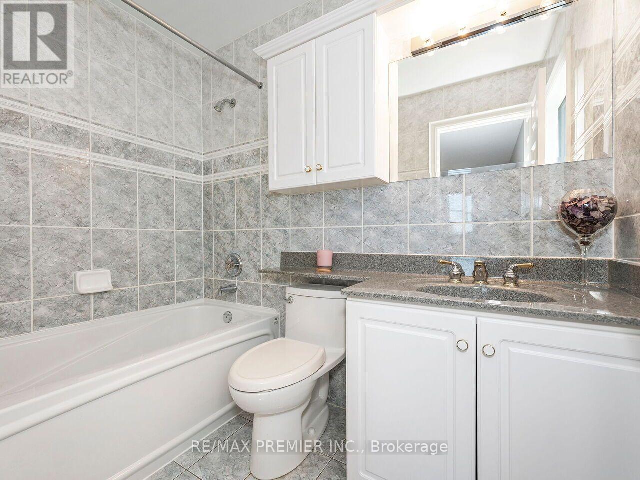 27 Gaydon Avenue, Toronto, Ontario  M9M 1G6 - Photo 21 - W13758586