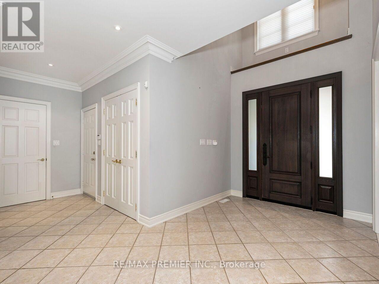 27 Gaydon Avenue, Toronto, Ontario  M9M 1G6 - Photo 3 - W13758586