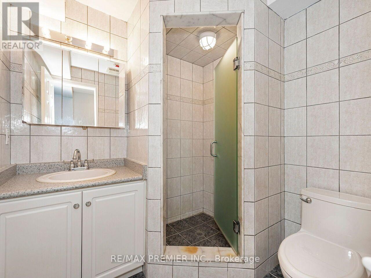27 Gaydon Avenue, Toronto, Ontario  M9M 1G6 - Photo 35 - W13758586
