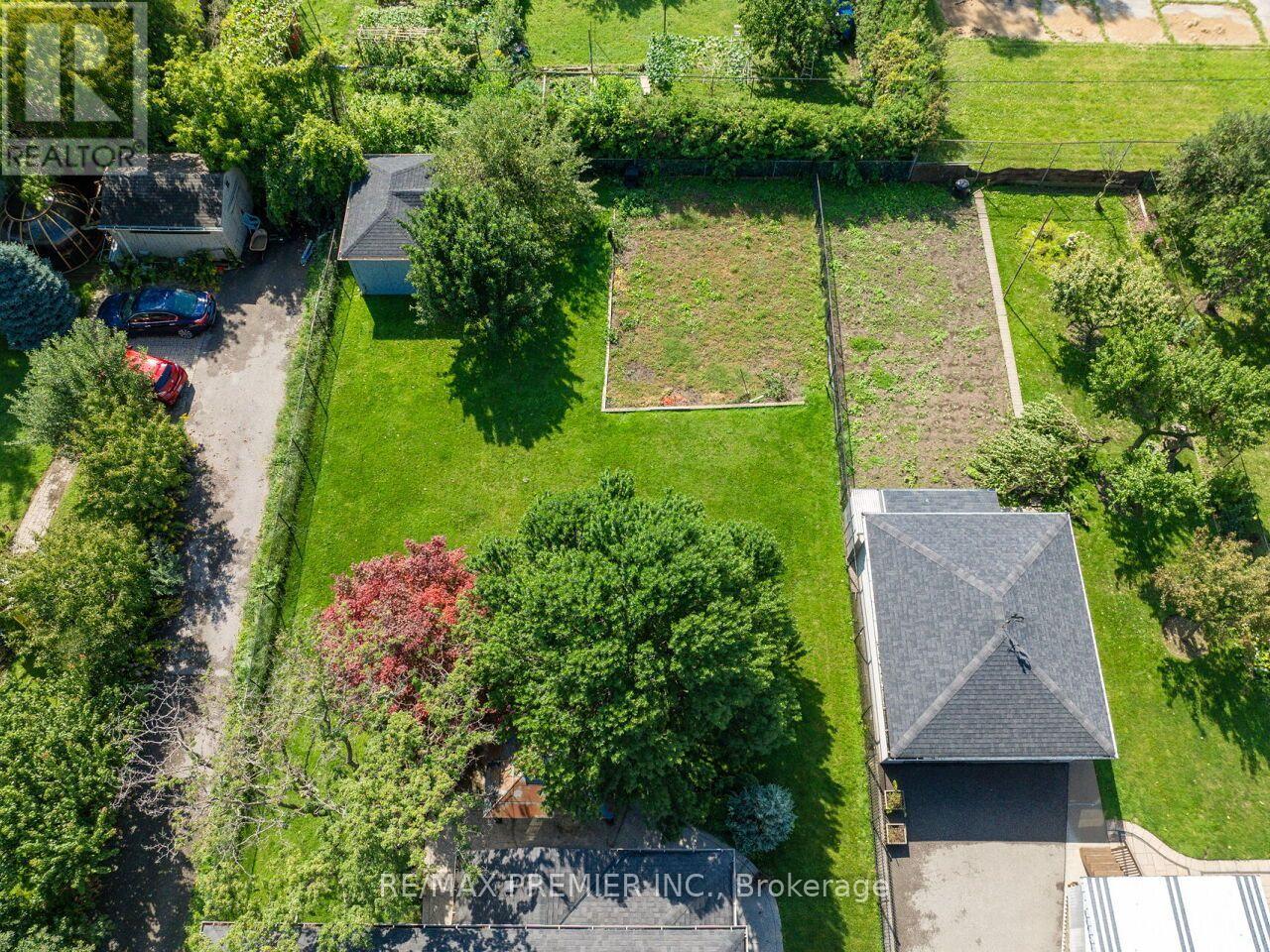 27 Gaydon Avenue, Toronto, Ontario  M9M 1G6 - Photo 44 - W13758586