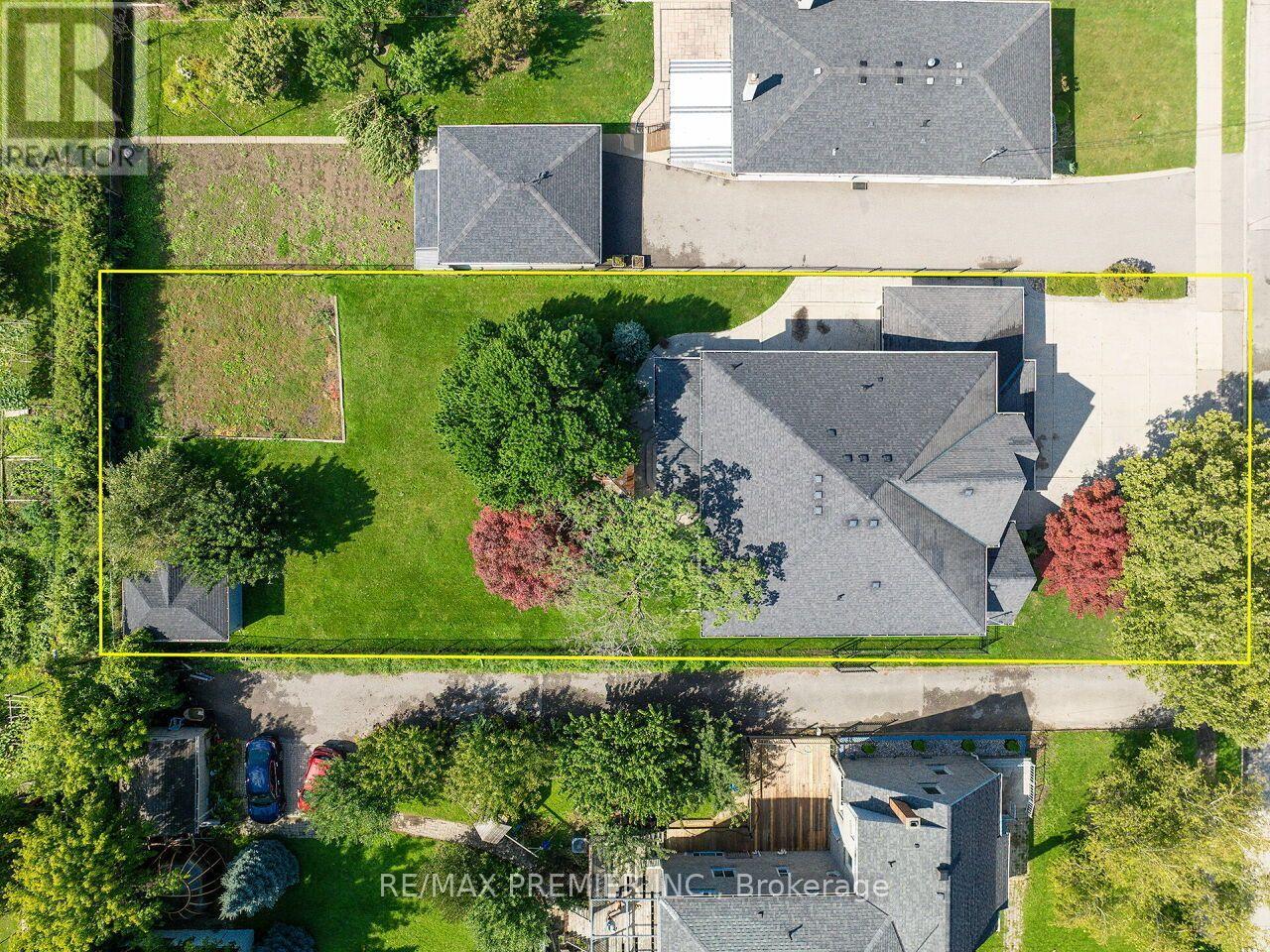 27 Gaydon Avenue, Toronto, Ontario  M9M 1G6 - Photo 46 - W13758586