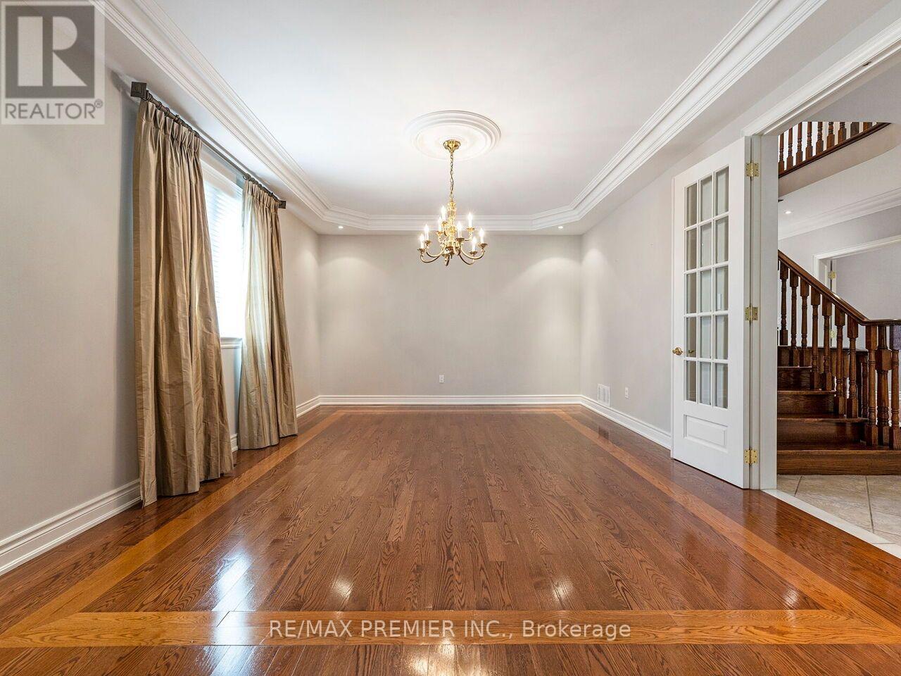 27 Gaydon Avenue, Toronto, Ontario  M9M 1G6 - Photo 6 - W13758586