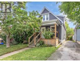 16 WEXFORD AVENUE N, Hamilton, Ontario