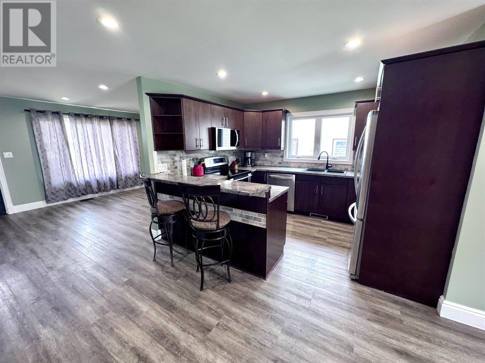 18 Wood Ave, Wawa, Ontario  P0S 1K0 - Photo 5 - SM261906