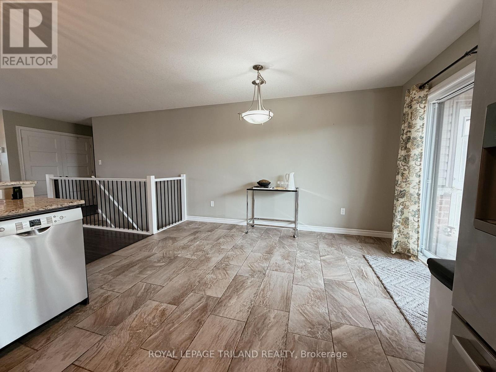 38 Leesboro Trail, Thames Centre, Ontario  N0M 2P0 - Photo 11 - X13758736