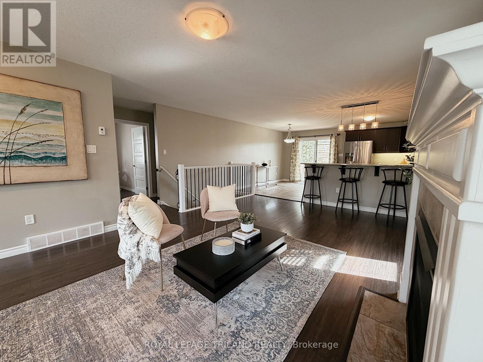 38 Leesboro Trail, Thames Centre, Ontario  N0M 2P0 - Photo 3 - X13758736