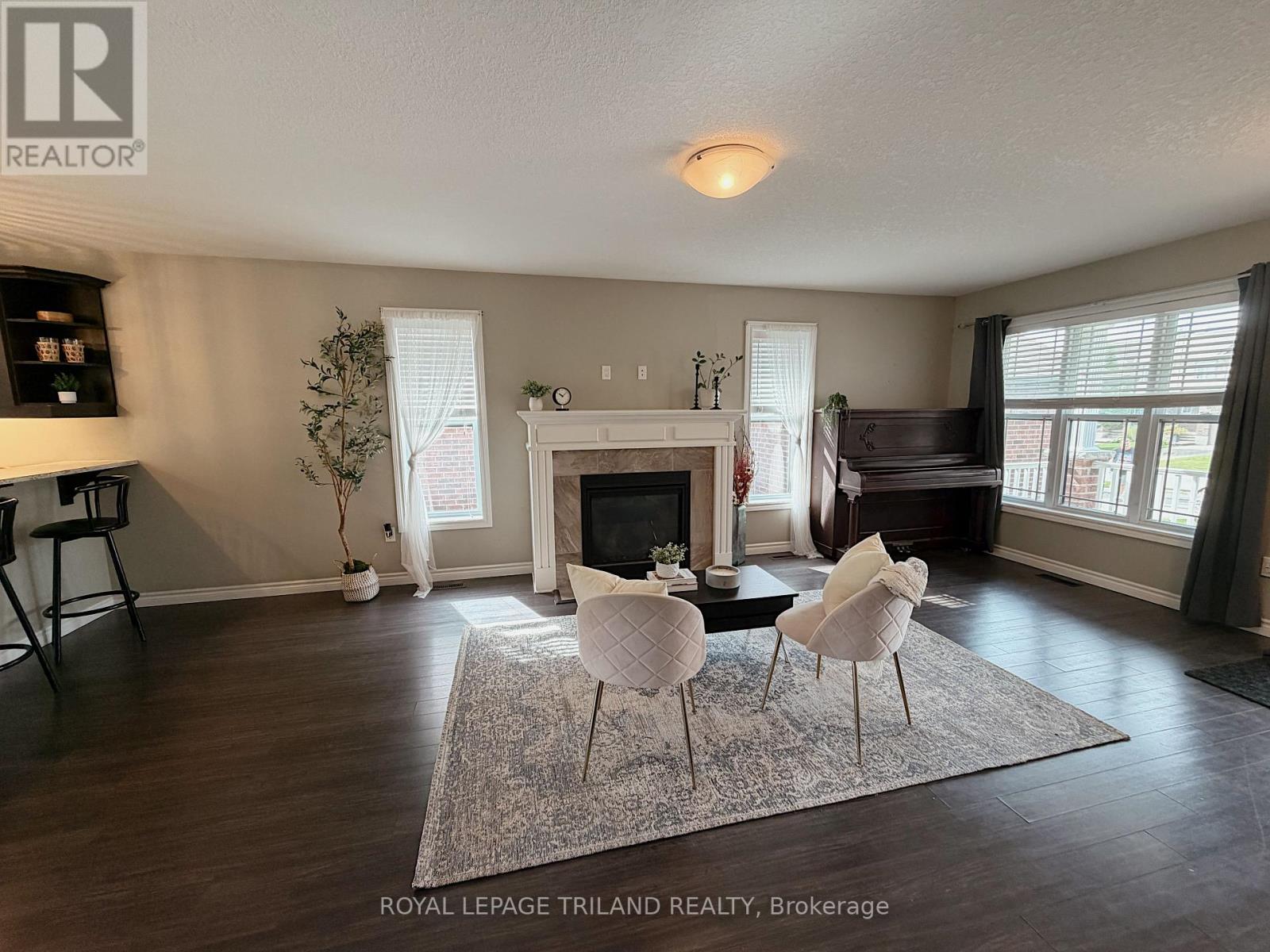 38 Leesboro Trail, Thames Centre, Ontario  N0M 2P0 - Photo 4 - X13758736