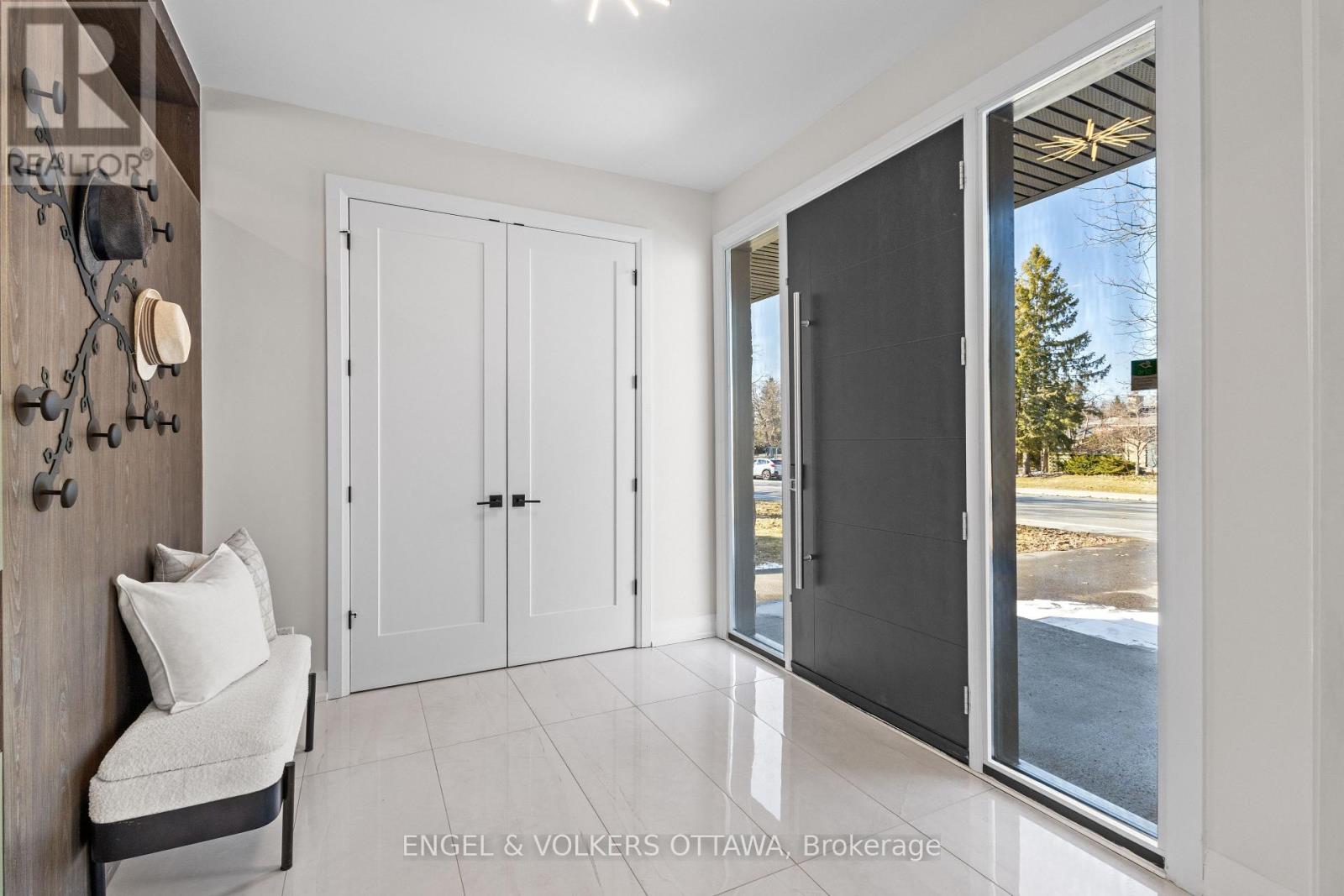 736 Sherbourne Road, Ottawa, Ontario  K2A 3H5 - Photo 4 - X13758608