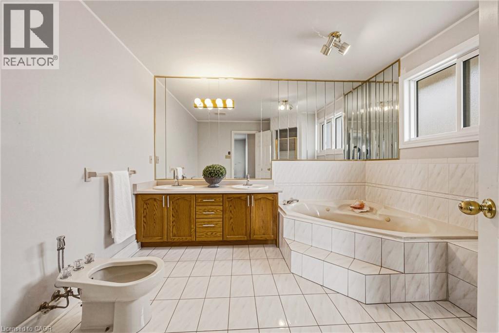 90 Fairington Crescent, Hamilton, Ontario  L8E 3N4 - Photo 26 - 40861231