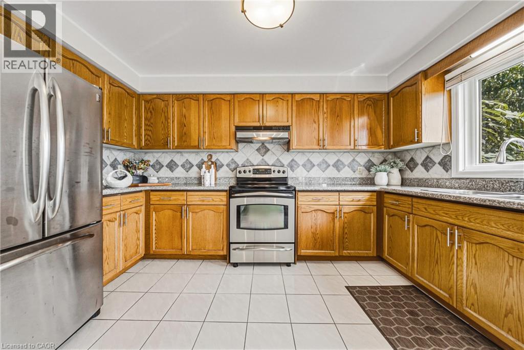 90 Fairington Crescent, Hamilton, Ontario  L8E 3N4 - Photo 16 - 40861231