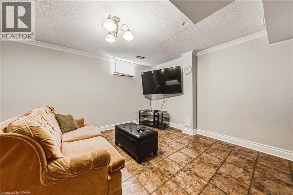 90 Fairington Crescent, Hamilton, Ontario  L8E 3N4 - Photo 32 - 40861231