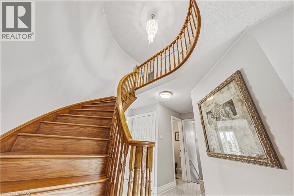 90 Fairington Crescent, Hamilton, Ontario  L8E 3N4 - Photo 7 - 40861231