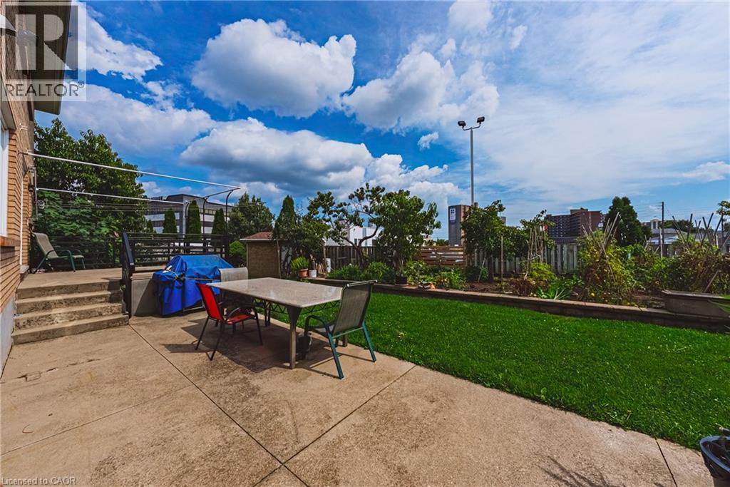 90 Fairington Crescent, Hamilton, Ontario  L8E 3N4 - Photo 39 - 40861231