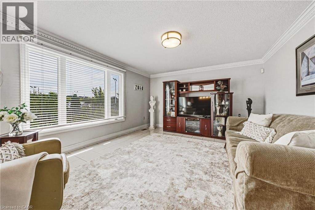 90 Fairington Crescent, Hamilton, Ontario  L8E 3N4 - Photo 11 - 40861231