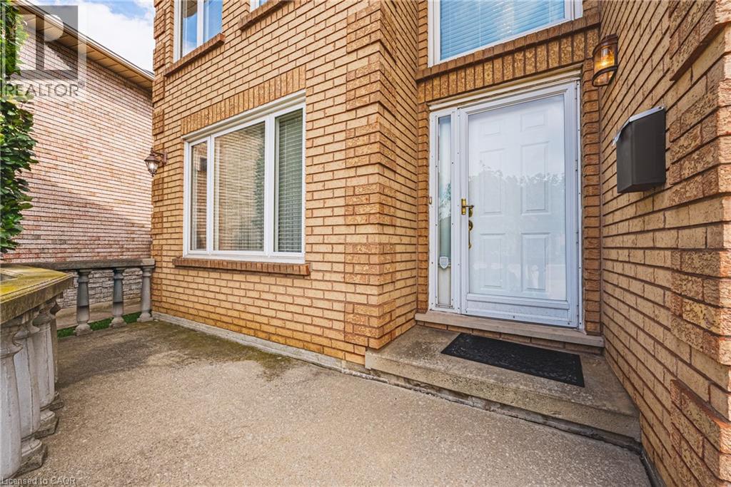 90 Fairington Crescent, Hamilton, Ontario  L8E 3N4 - Photo 5 - 40861231