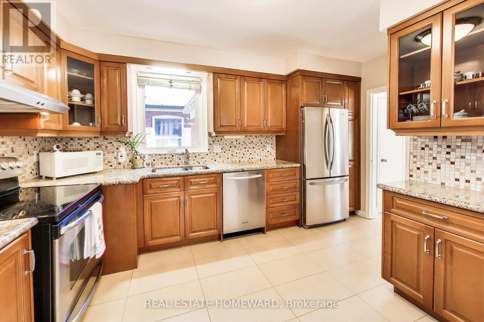 4 Martorino Drive, Toronto, Ontario  M1K 2J2 - Photo 3 - E13758622