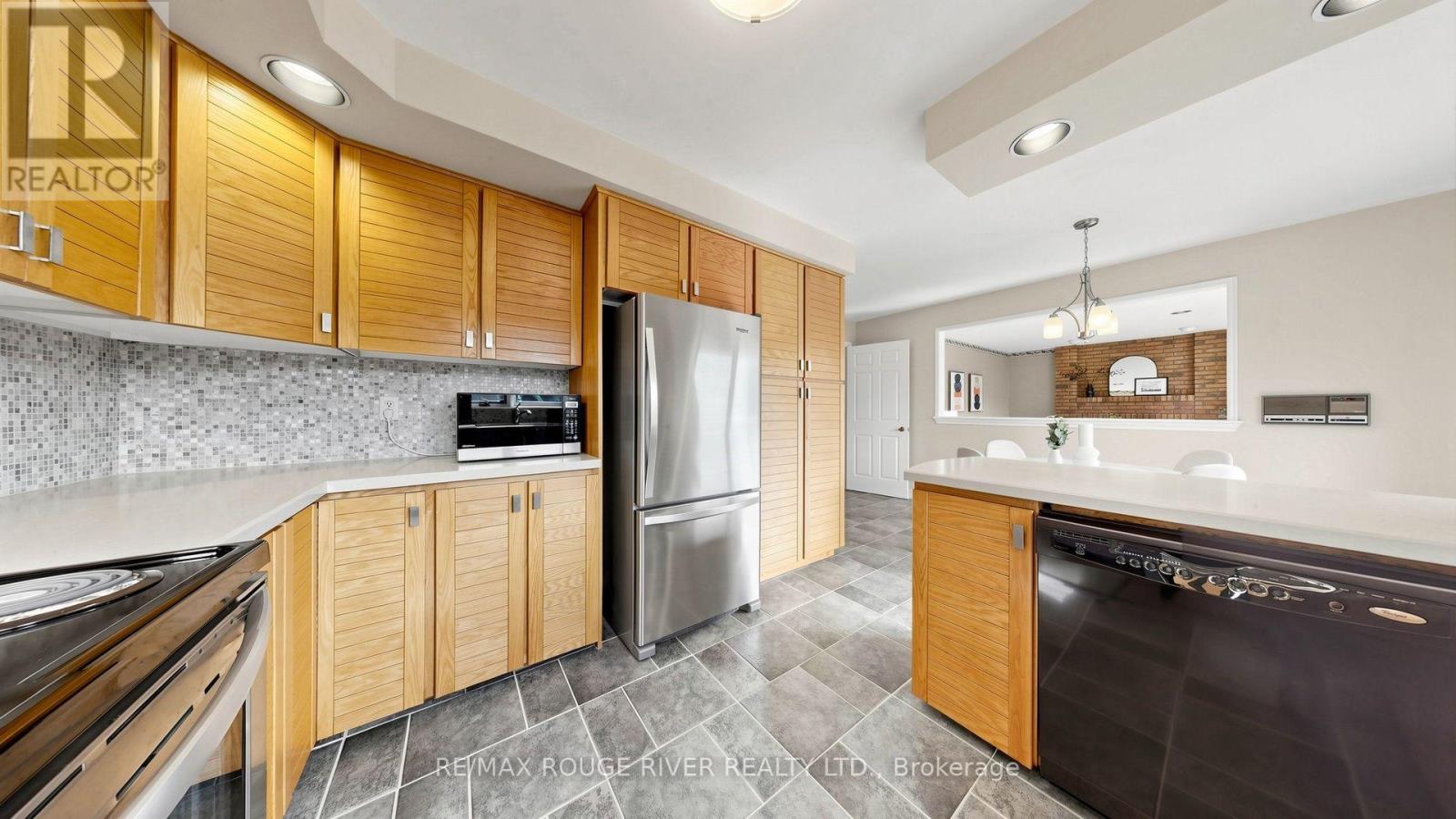 31 Delbeatrice Crescent, Toronto, Ontario  M1C 3G5 - Photo 16 - E13758640