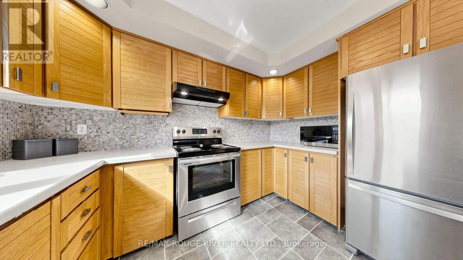 31 Delbeatrice Crescent, Toronto, Ontario  M1C 3G5 - Photo 17 - E13758640