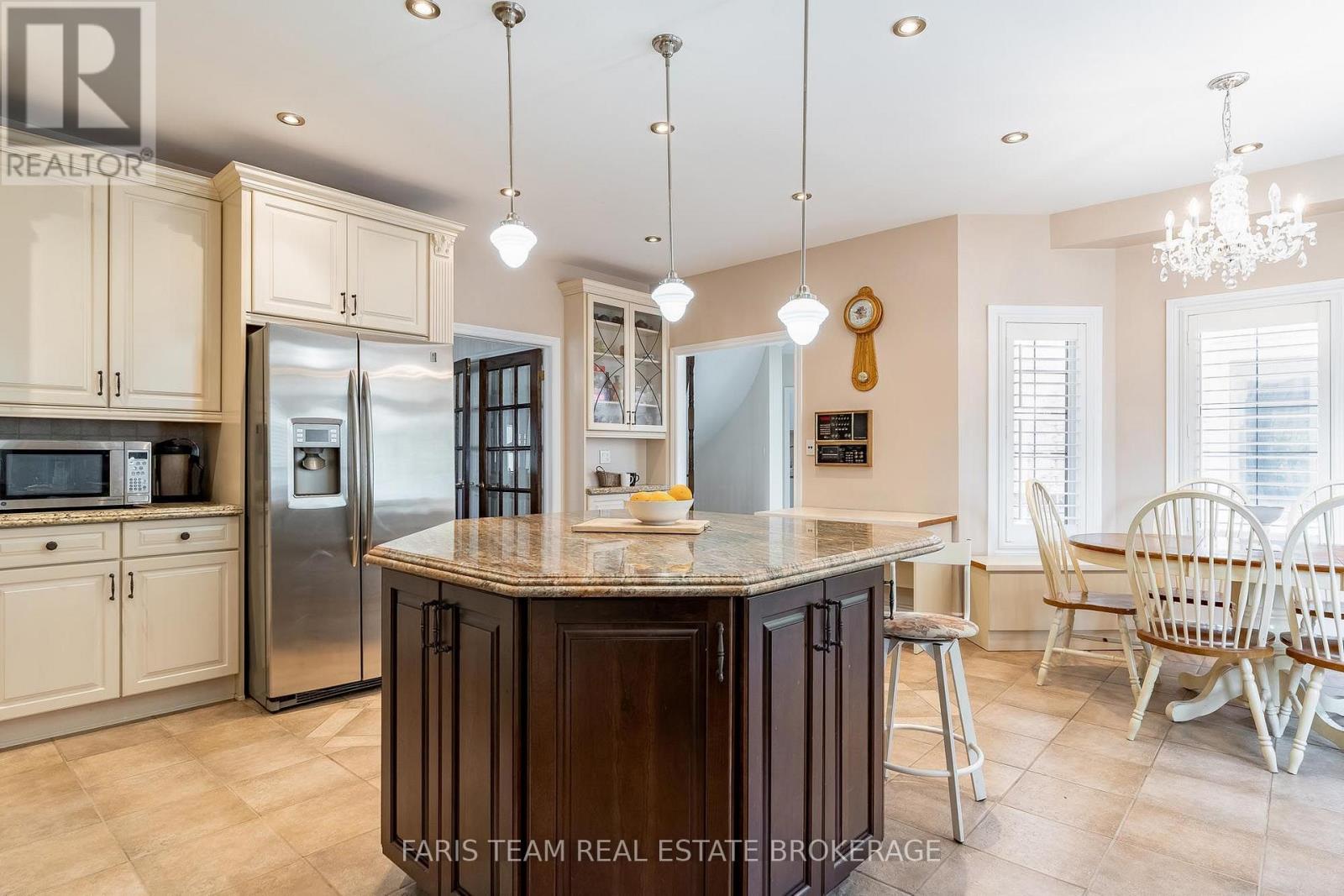 15 Clarendon Drive, Richmond Hill (Bayview Hill), Ontario  L4B 2Z4 - Photo 10 - N13758710