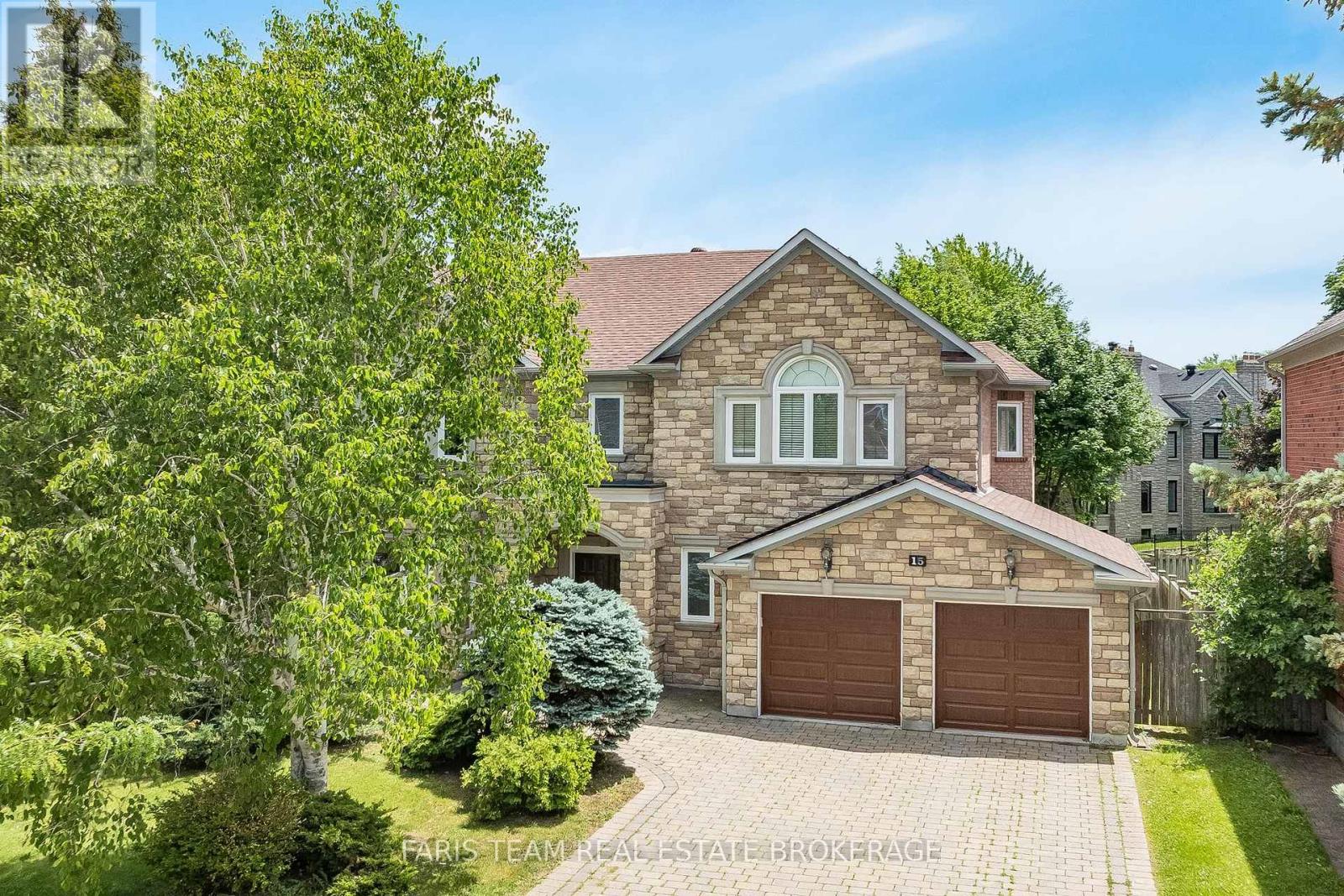 15 Clarendon Drive, Richmond Hill (Bayview Hill), Ontario  L4B 2Z4 - Photo 2 - N13758710