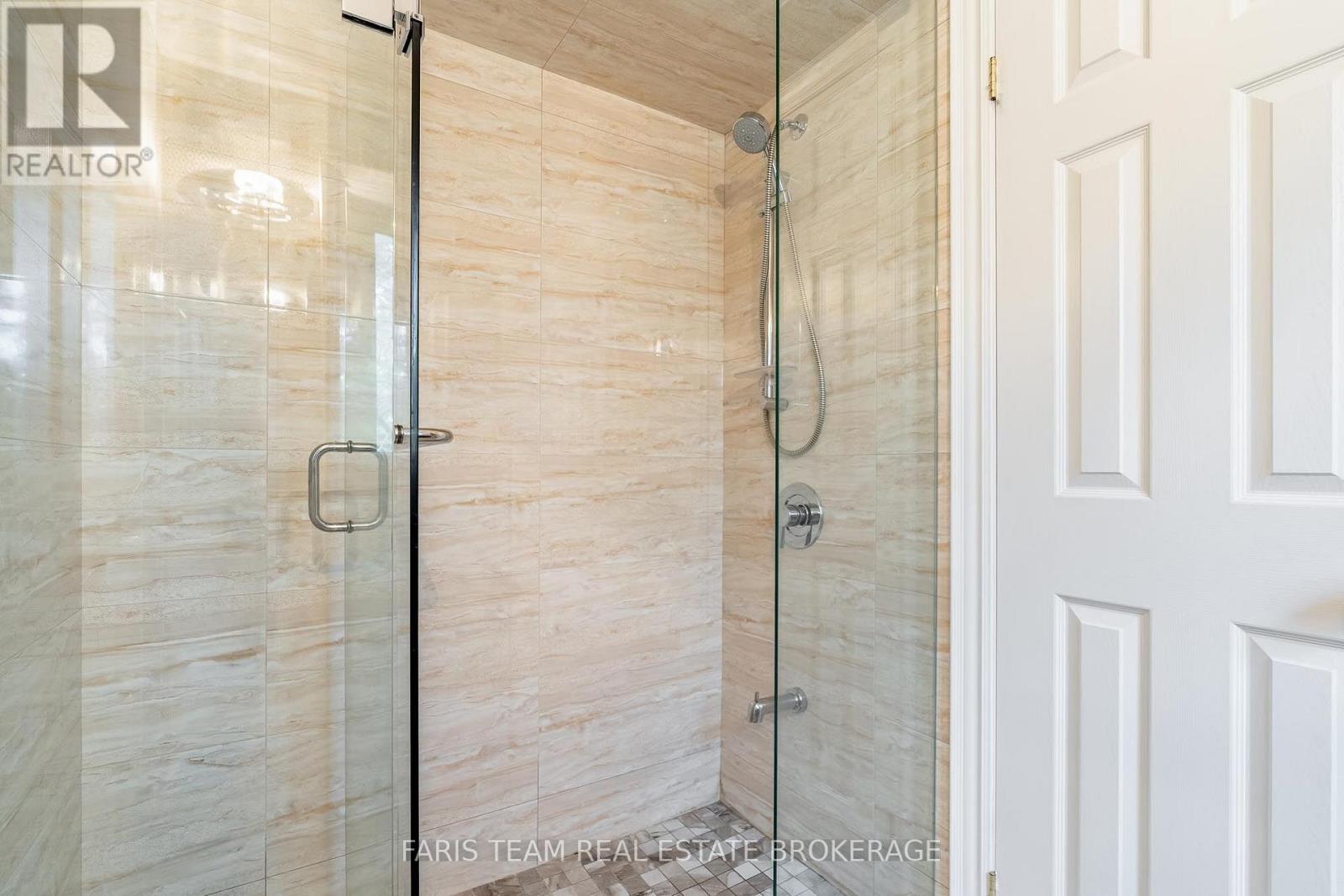 15 Clarendon Drive, Richmond Hill (Bayview Hill), Ontario  L4B 2Z4 - Photo 28 - N13758710