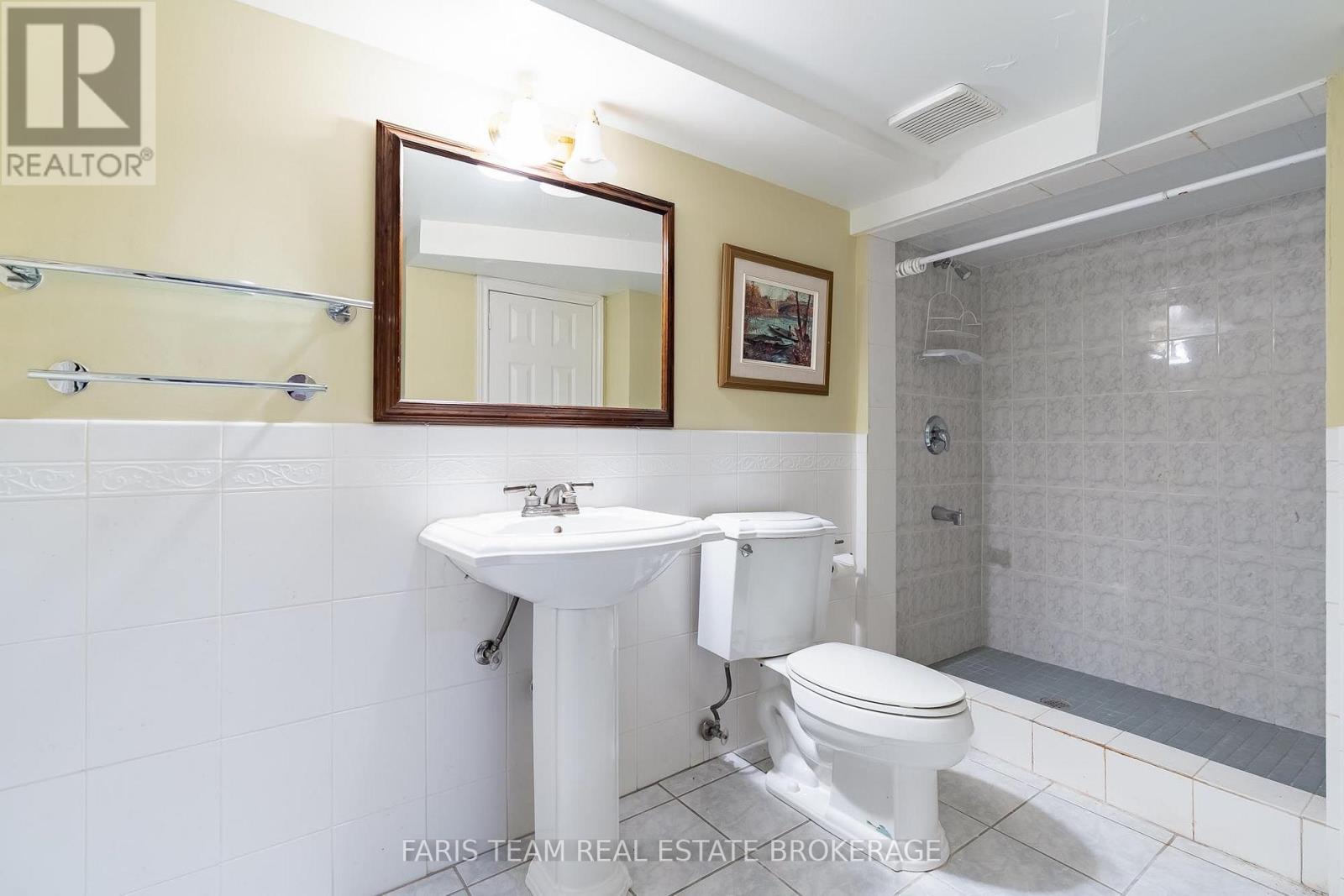 15 Clarendon Drive, Richmond Hill (Bayview Hill), Ontario  L4B 2Z4 - Photo 36 - N13758710