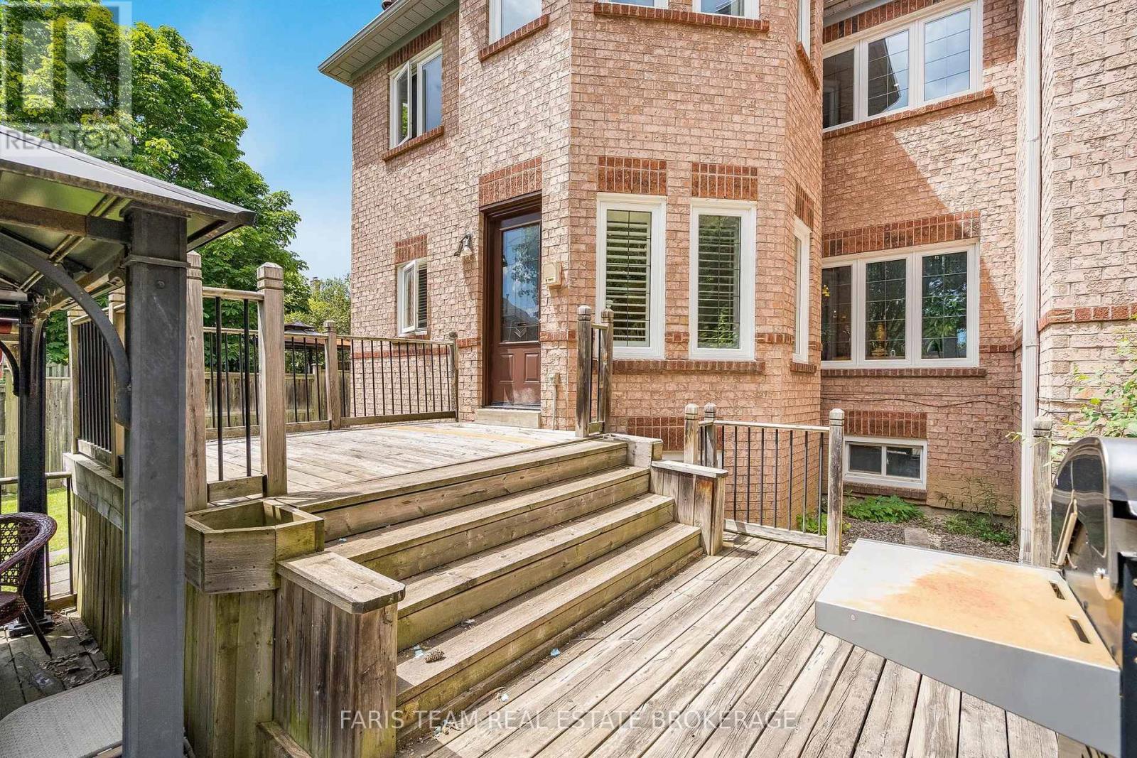 15 Clarendon Drive, Richmond Hill (Bayview Hill), Ontario  L4B 2Z4 - Photo 37 - N13758710