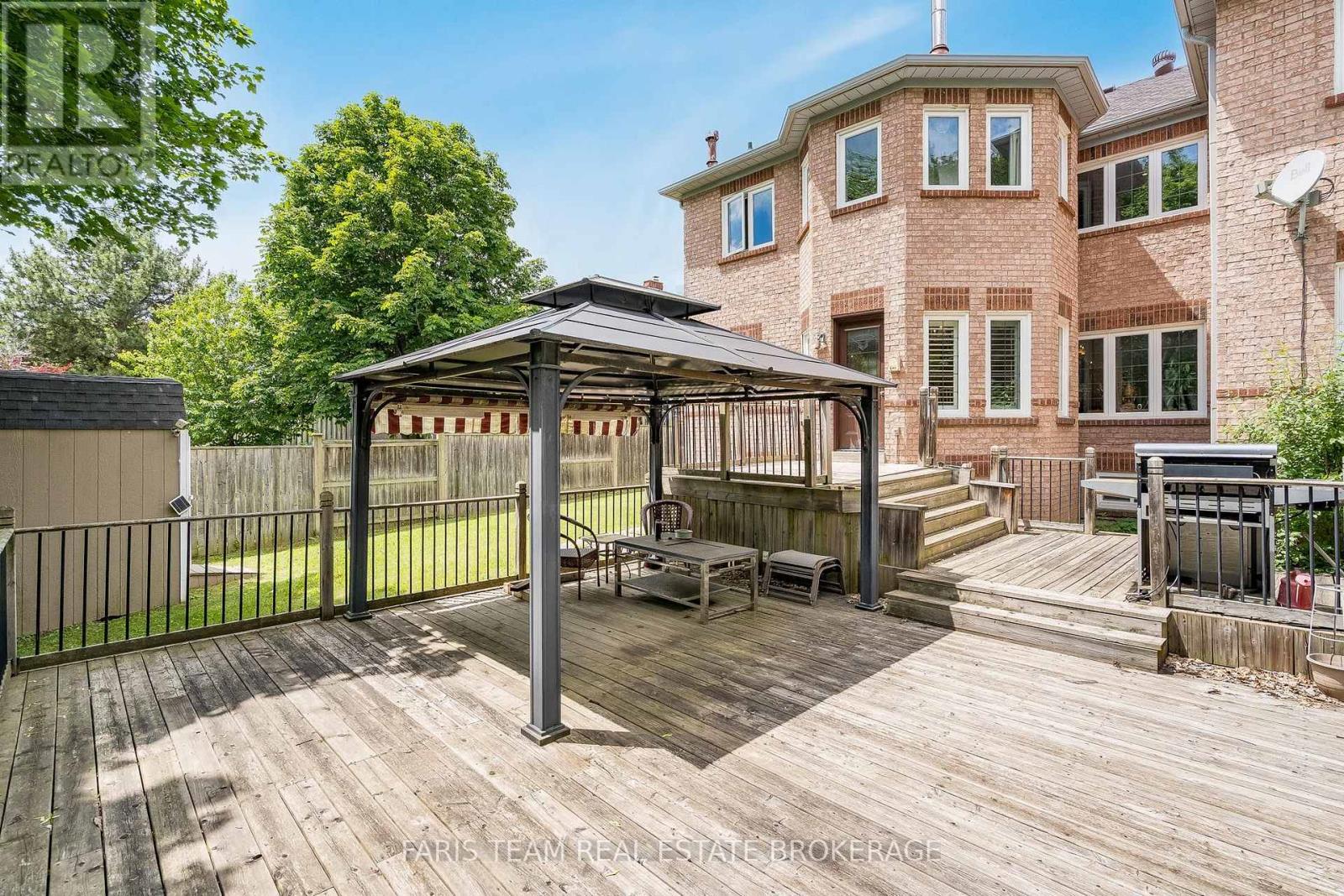 15 Clarendon Drive, Richmond Hill (Bayview Hill), Ontario  L4B 2Z4 - Photo 39 - N13758710