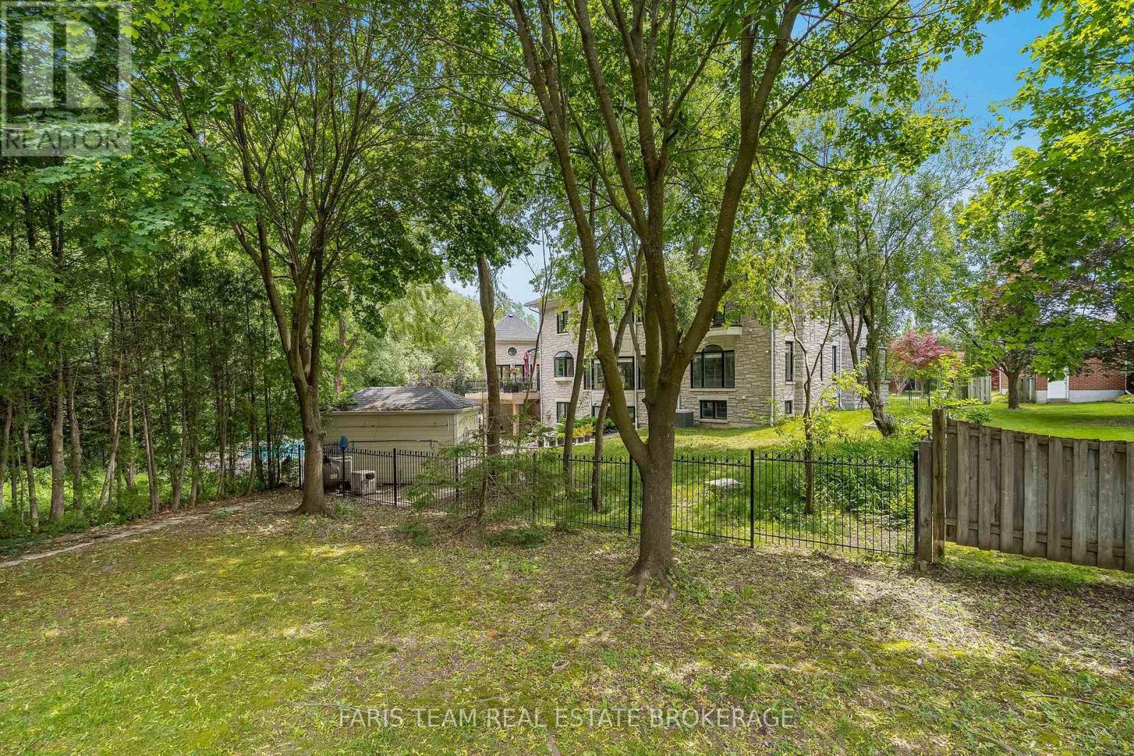 15 Clarendon Drive, Richmond Hill (Bayview Hill), Ontario  L4B 2Z4 - Photo 40 - N13758710