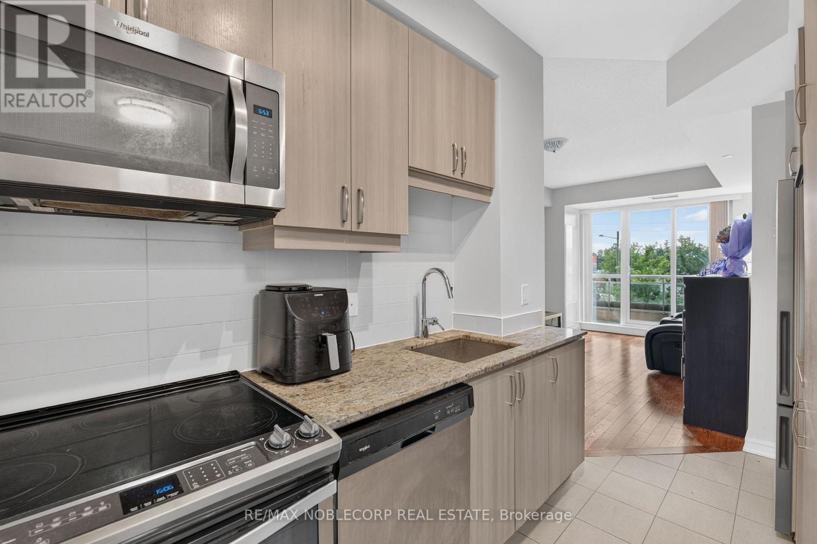 206sw - 9191 Yonge Street, Richmond Hill, Ontario  L4C 1E2 - Photo 12 - N13758722