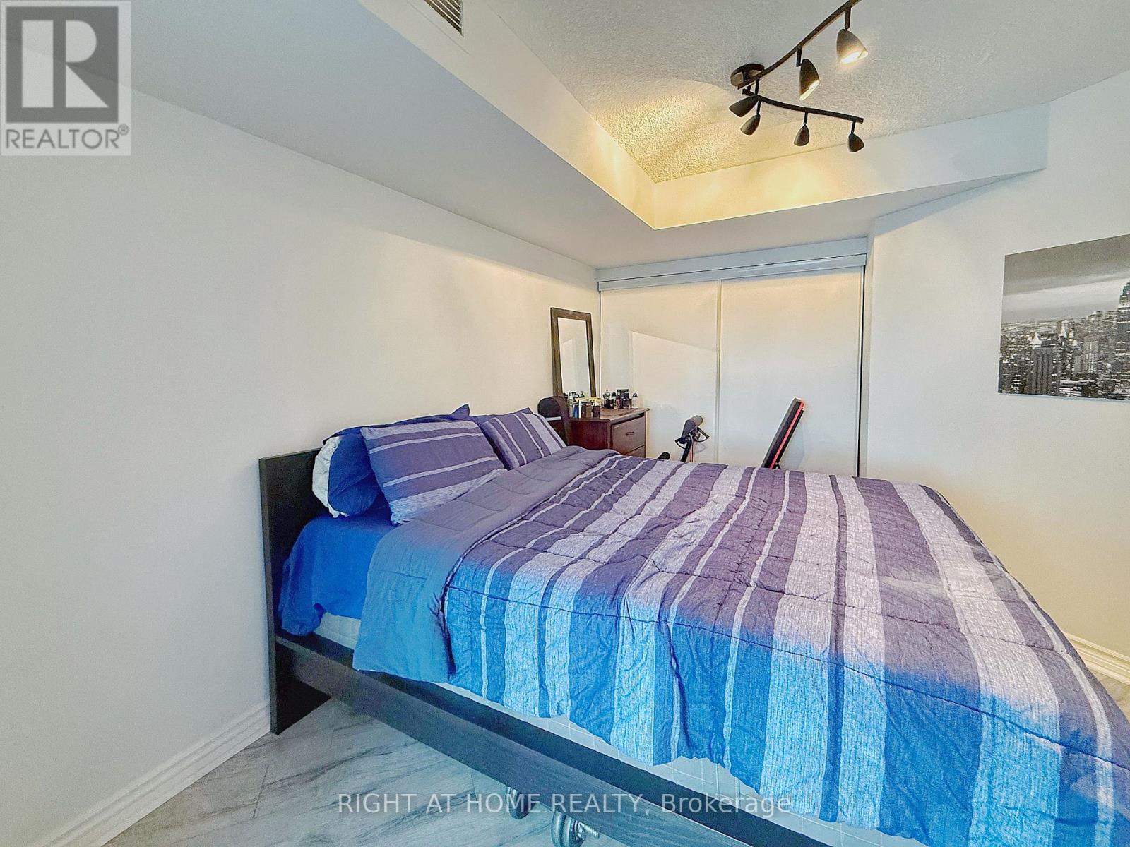 1211 - 18 Harding Boulevard, Richmond Hill (Harding), Ontario  L4C 0T3 - Photo 10 - N13758752