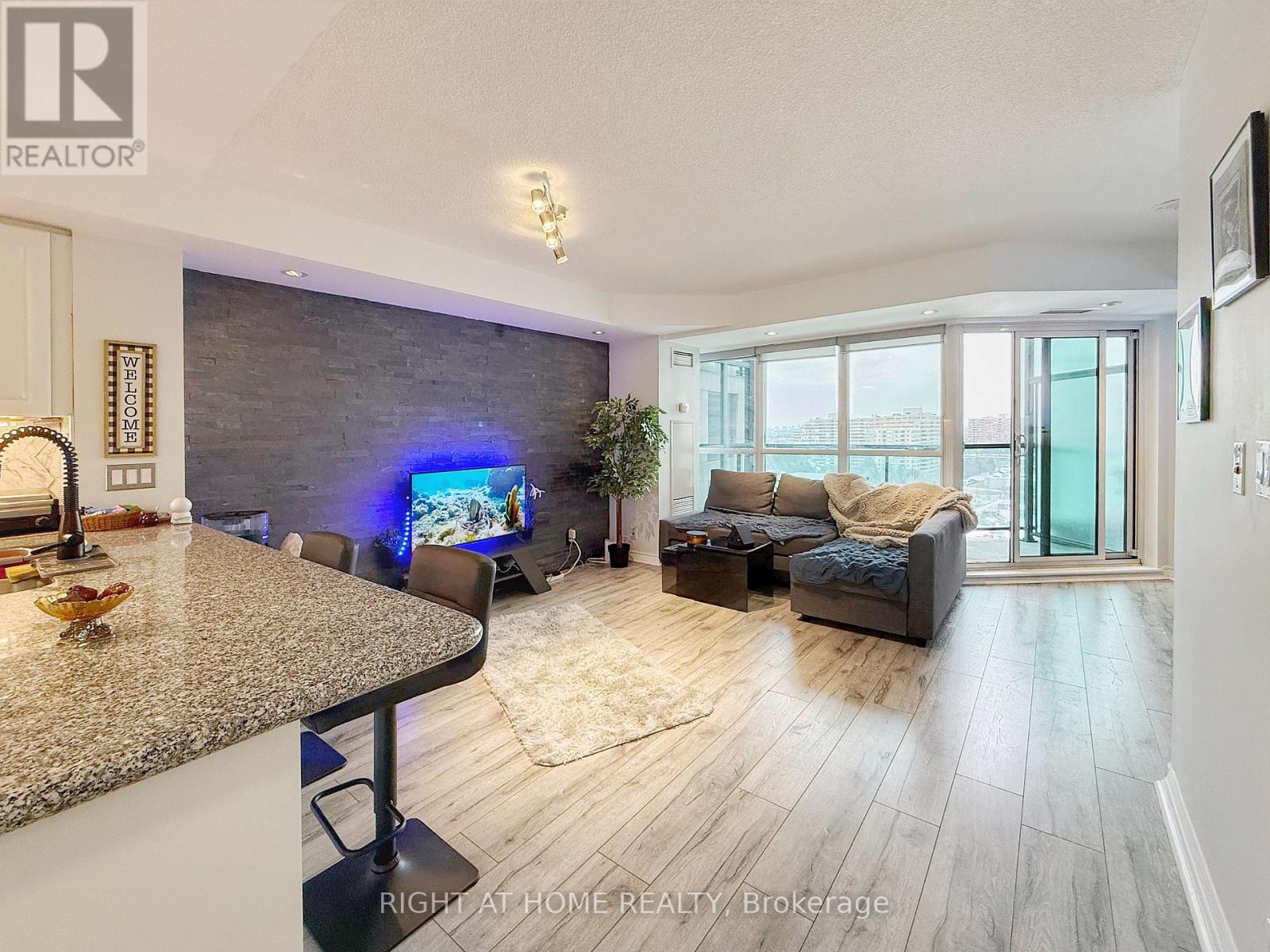 1211 - 18 Harding Boulevard, Richmond Hill (Harding), Ontario  L4C 0T3 - Photo 4 - N13758752